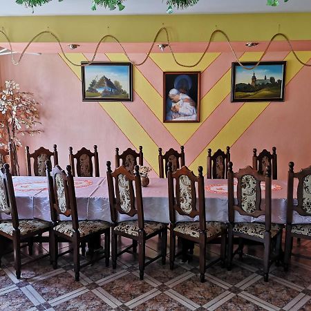 Biela Labut Hotell Michalovce Exteriör bild