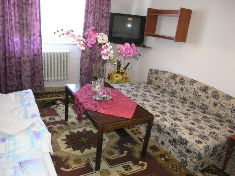 Biela Labut Hotell Michalovce Exteriör bild