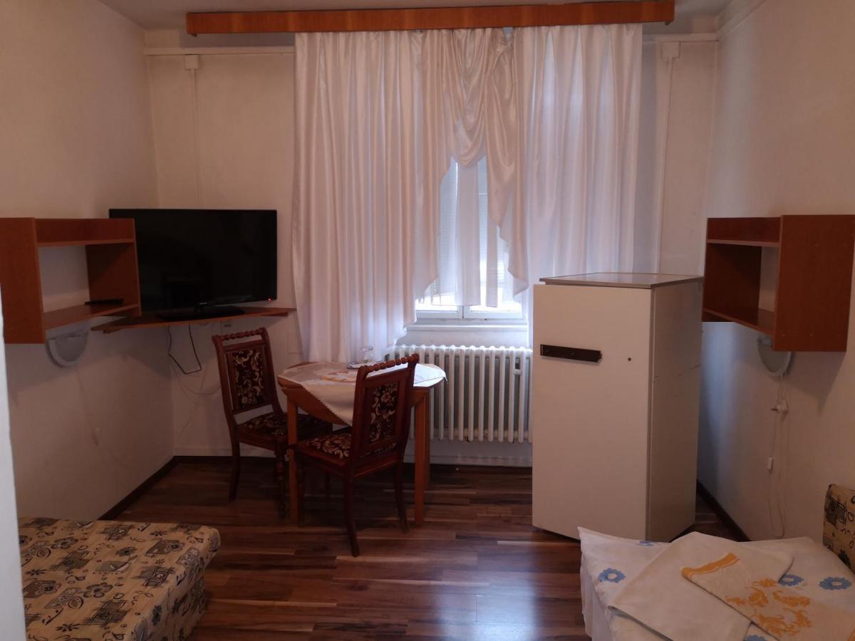 Biela Labut Hotell Michalovce Exteriör bild