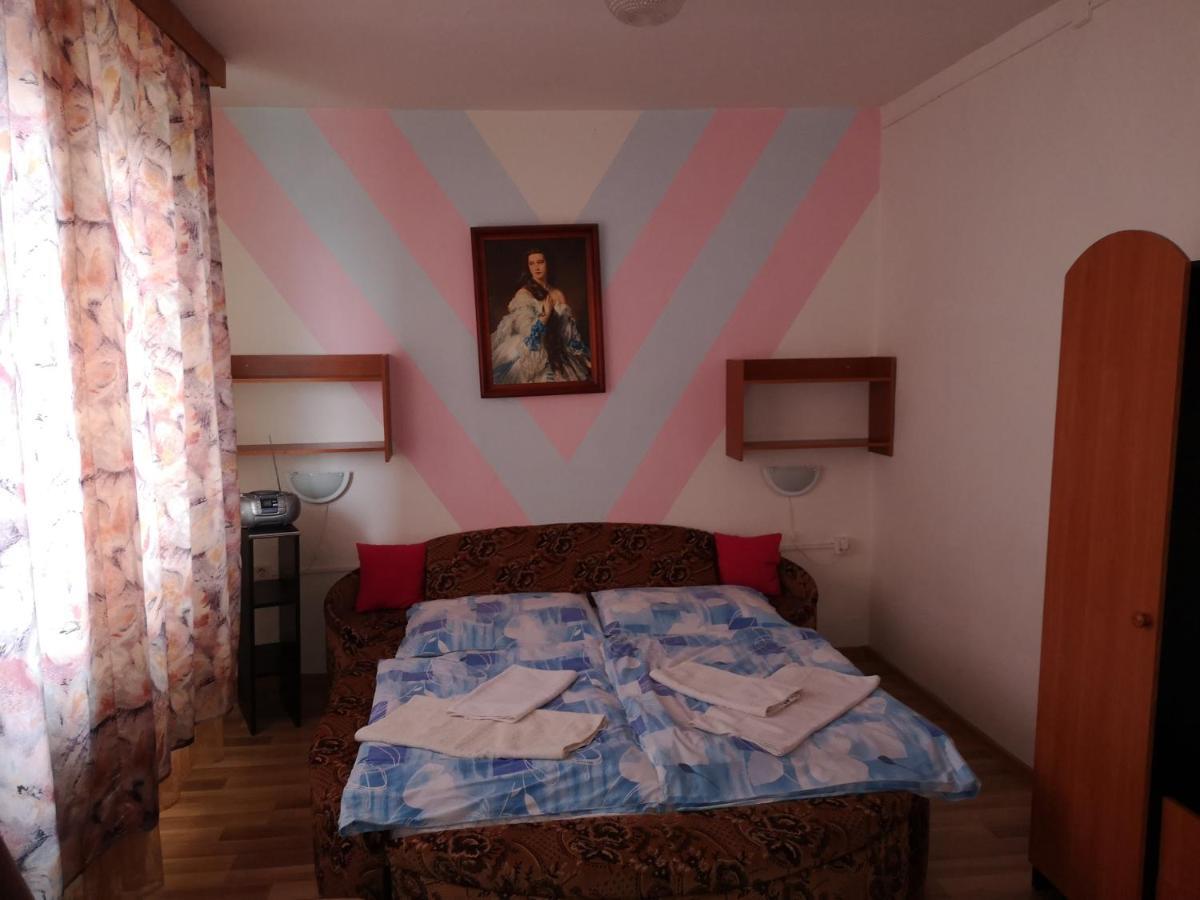 Biela Labut Hotell Michalovce Exteriör bild