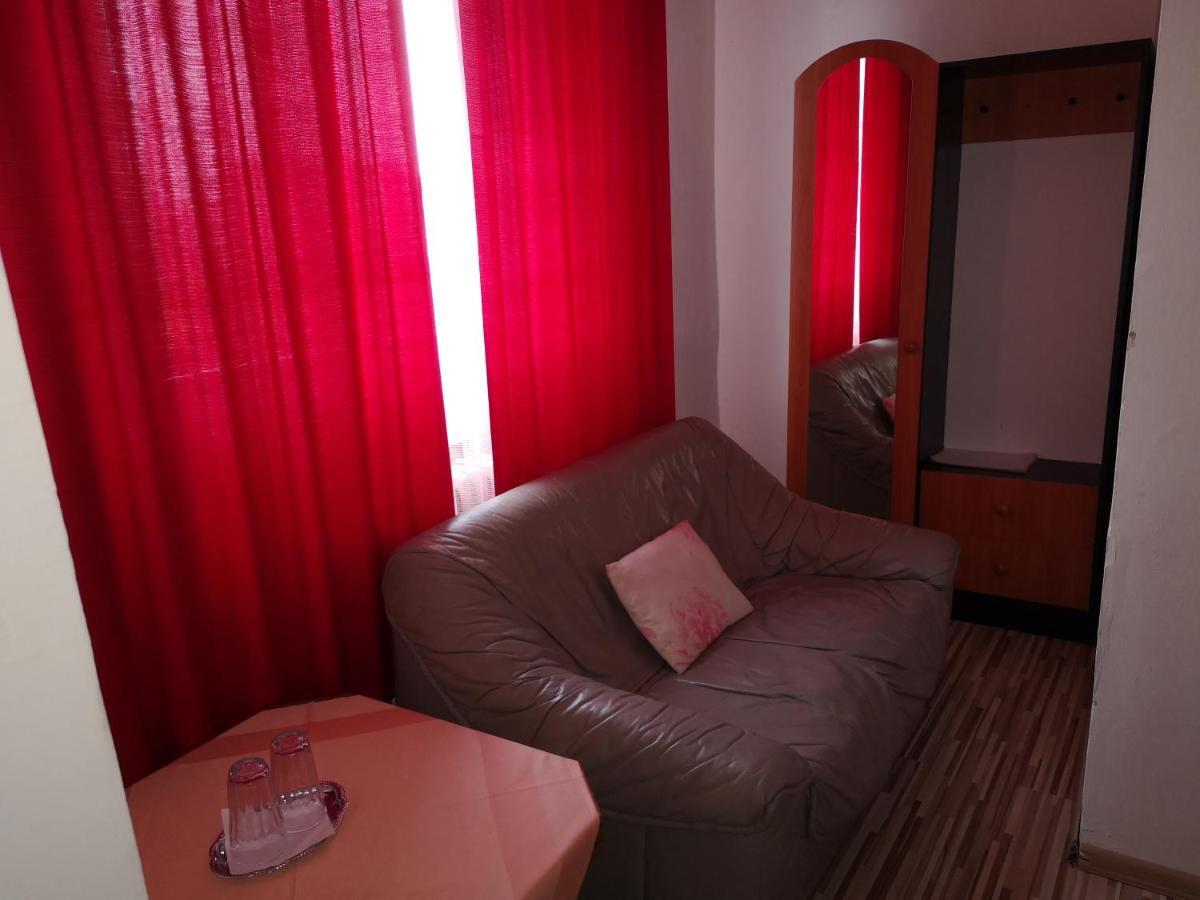 Biela Labut Hotell Michalovce Exteriör bild