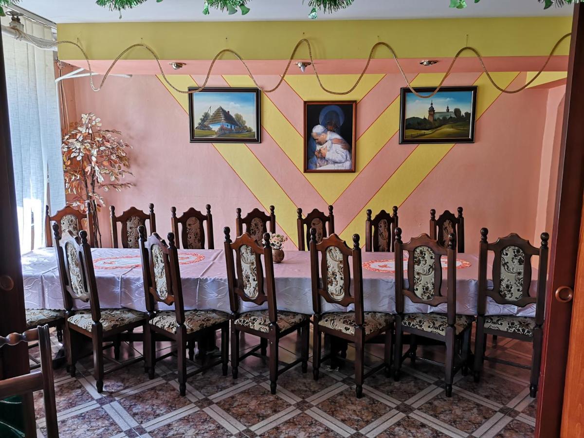 Biela Labut Hotell Michalovce Exteriör bild